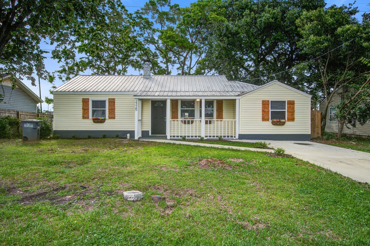 Photo - 2325 Elegans Dr (North Charleston, SC)