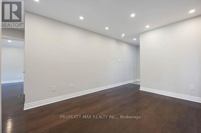 Photo - 26 Salamander St