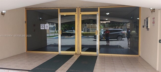 Building Photo - 6901 SW 147th Ave Unit 2D