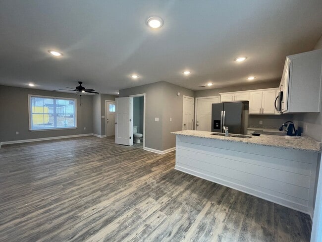 115/113 Tucker Ln - 115/113 Tucker Ln Apartment Unit 113 Tucker Ln