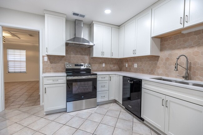 Photo - Newly Remodeled Fairhope Cottage Near Downtown!