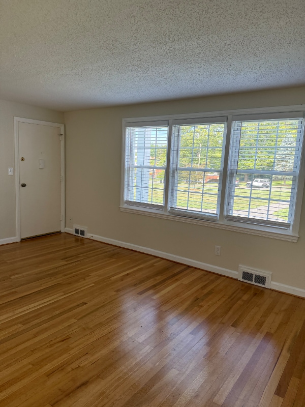 Photo - 43 Mercury Ct Unit L2