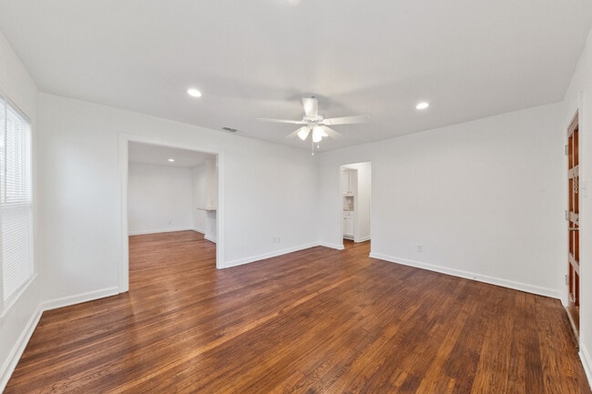 Photo - 3233 Merida Ave