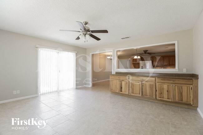 Photo - 724 Bristol Dr