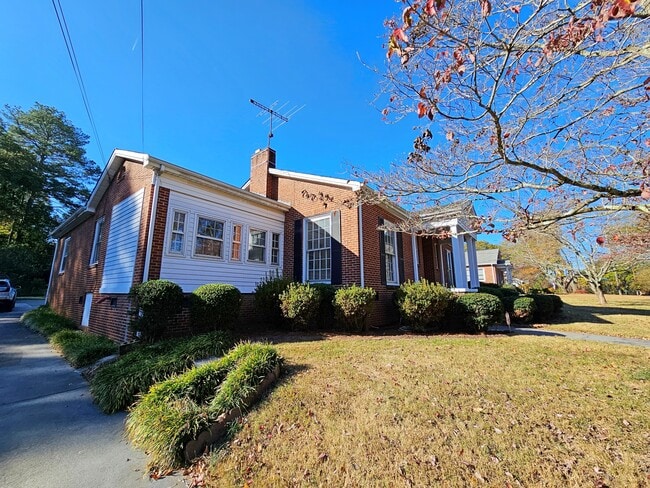 Photo - 541 W Sumter St