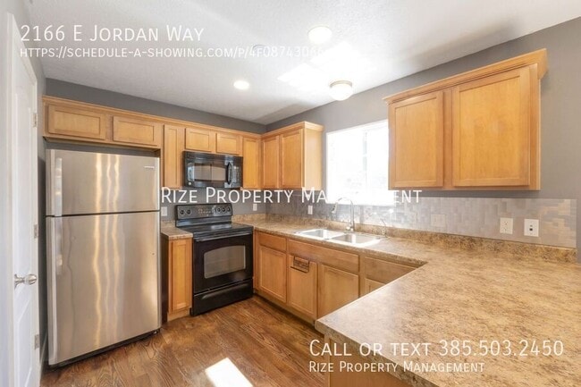 Building Photo - 2166 E E Jordan Wy