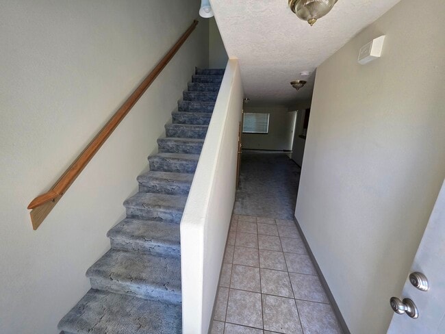 Photo - 326 Monmouth Ave S