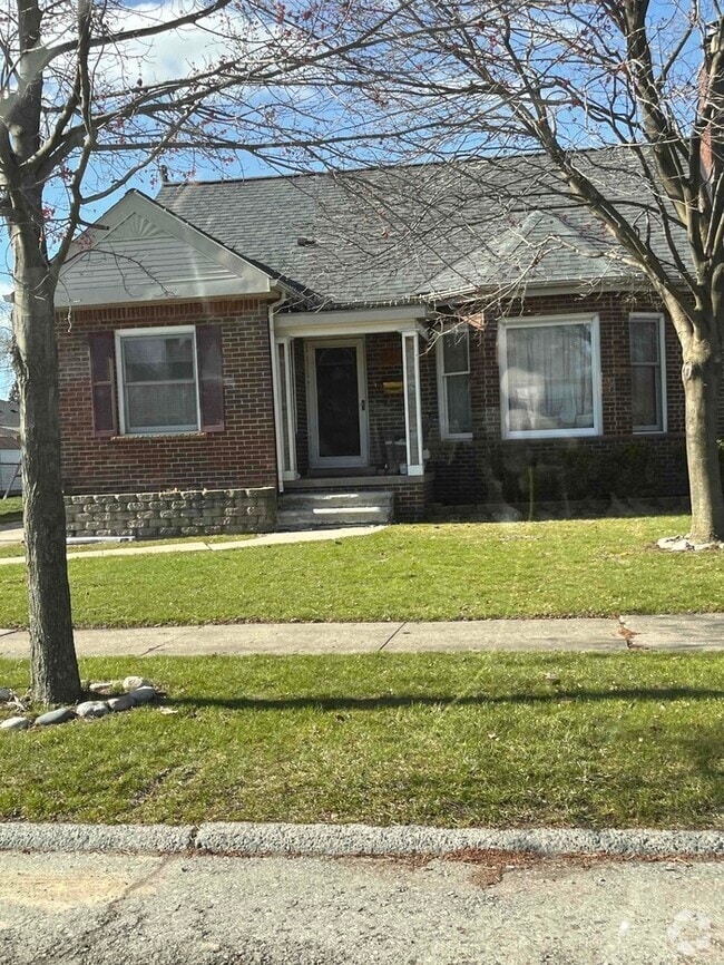 Building Photo - 1073 Champaign Rd Rental