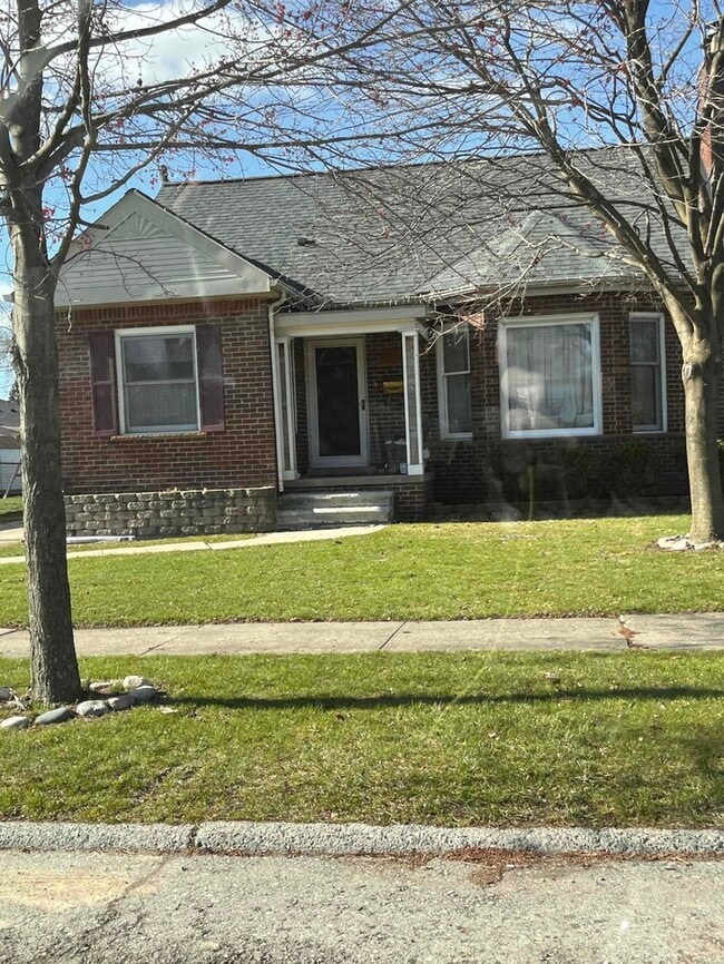 Photo - 1073 Champaign Rd House