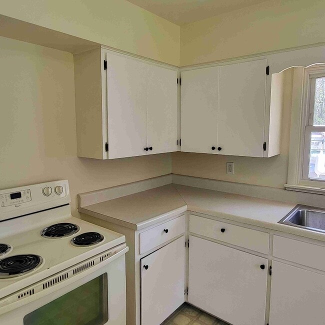 Photo - 2050 Reggie Dr