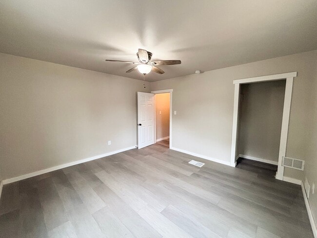 Photo - 489 Evergreen Rd Unit 489B Evergreen Rd