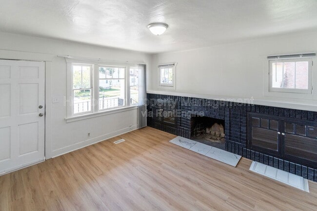 Photo - 411 E Rich Ave