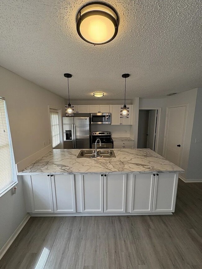 Photo - For rent in Lakeland