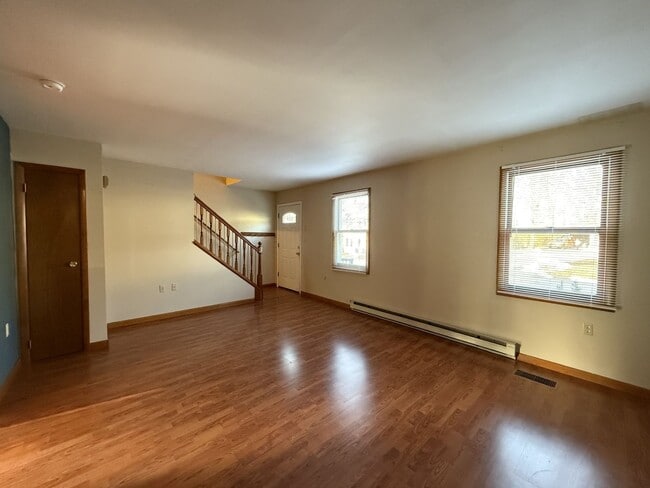 Photo - Two Bedroom, 1.5 Bath in Breezewood
