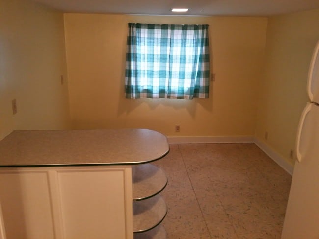 Photo - 15 Lake St Unit 2