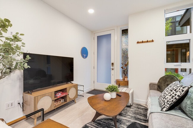 Photo - 1433 E Howell St Unidad ID1035920P