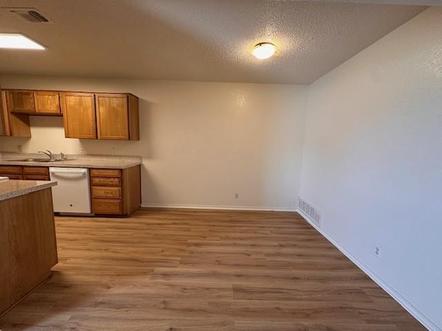 Photo - 841 White Rock St