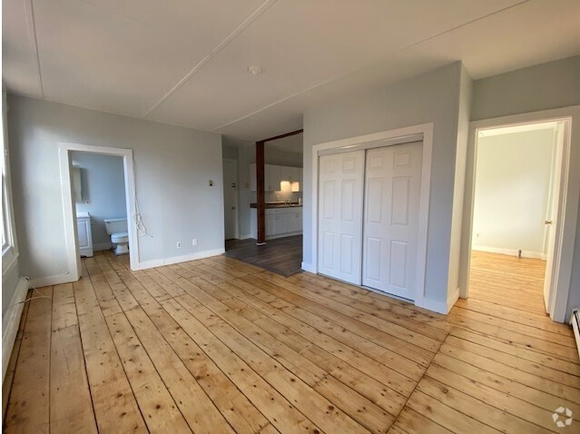 Building Photo - 95 Main St Rental