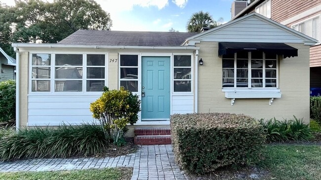 Building Photo - Three Bedroom Home in Winter Park