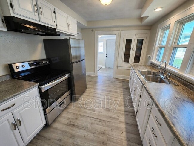 Photo - 3008 Fenwood Ave
