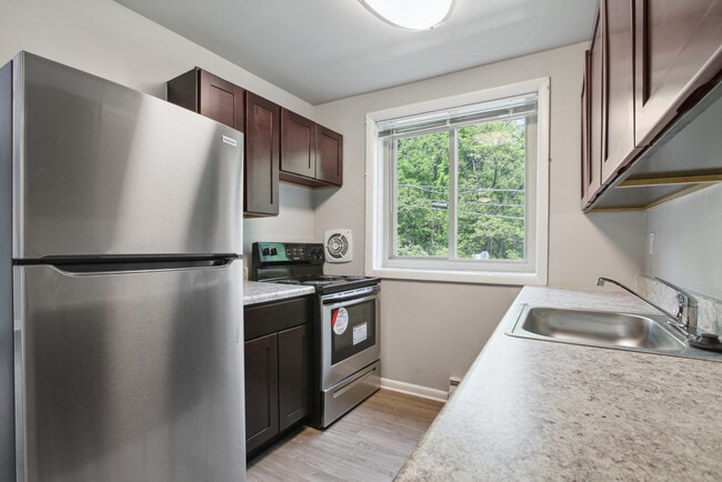 Building Photo - Hawaiian Apartments