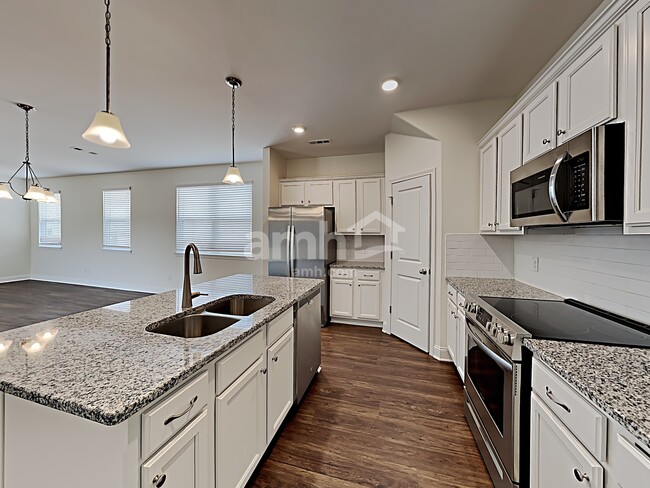 Photo - 406 Otter Trail