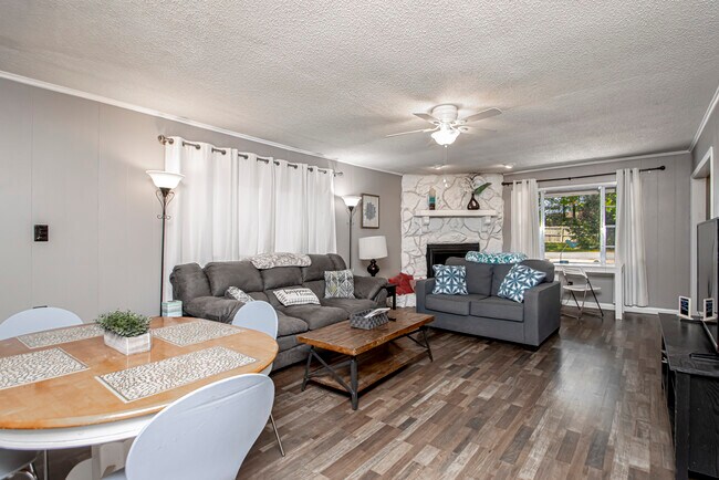 Photo - 503 Summit St