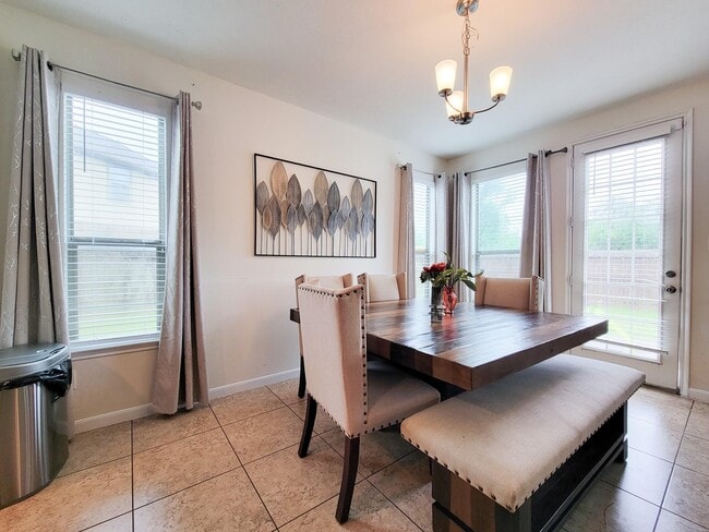 Photo - 5046 Longlane Dr
