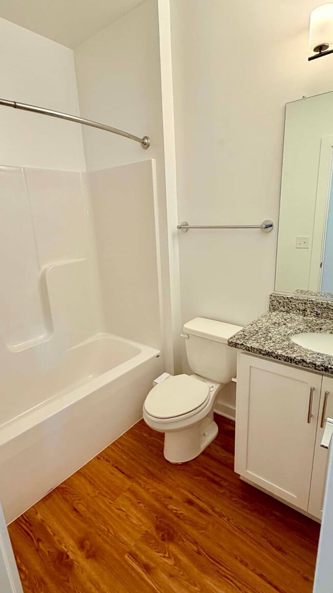 107 W 13th St Unit A