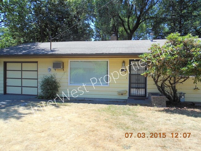 Photo - 3 Bedroom Ranch Style on Cul De Saq with Fenced Yard, Wood Stove & Garage!