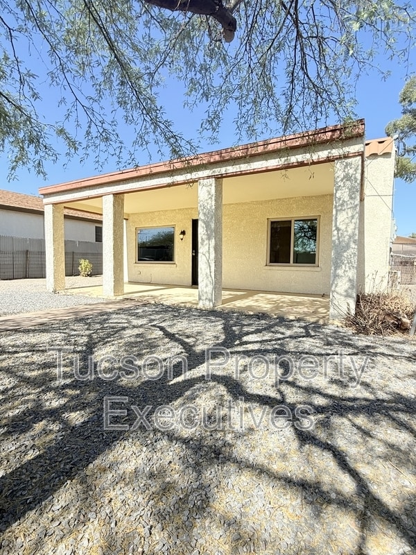 Building Photo - 2925 N Estrella Ave