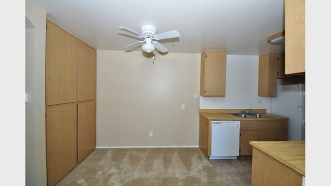 Sunset Pointe Apartments