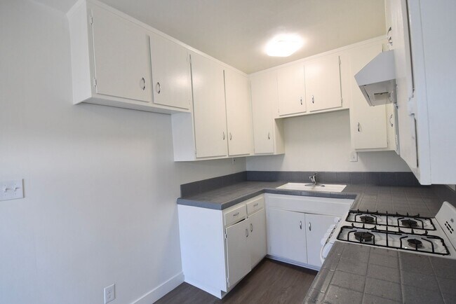 Photo - 10843 Kling St Unit 05