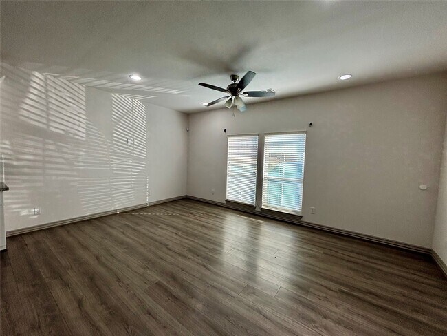 Photo - 8918 Southview St