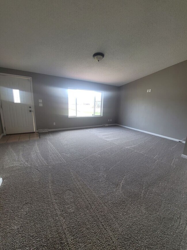 Photo - Fabulous 5 Bedroom Home!!