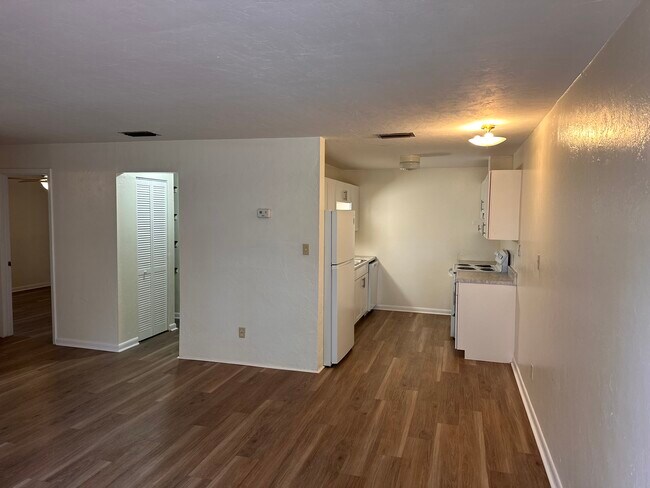 Photo - 3700 SW 29th Terrace Unit B