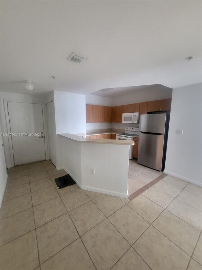 Building Photo - 119 SW 6th Ave Unit 708