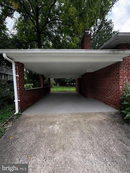 Photo - 3329 Military Dr