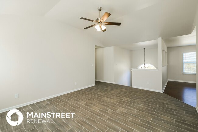 Photo - 225 Lamar Lane