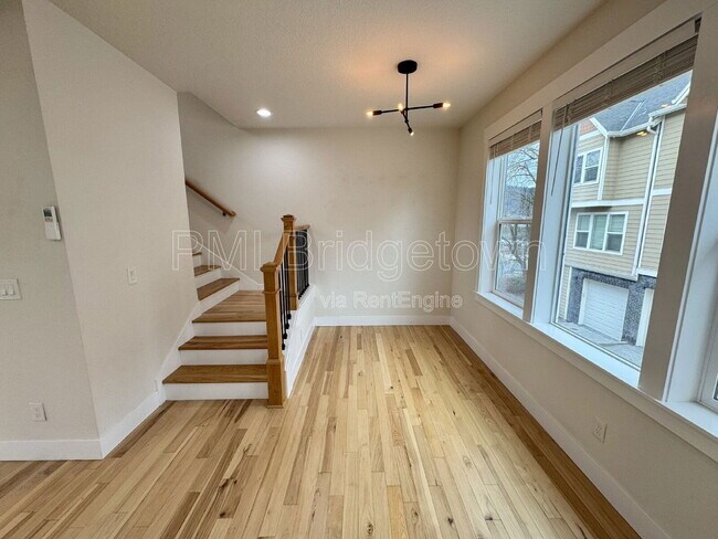 Building Photo - 8804 N Edison St