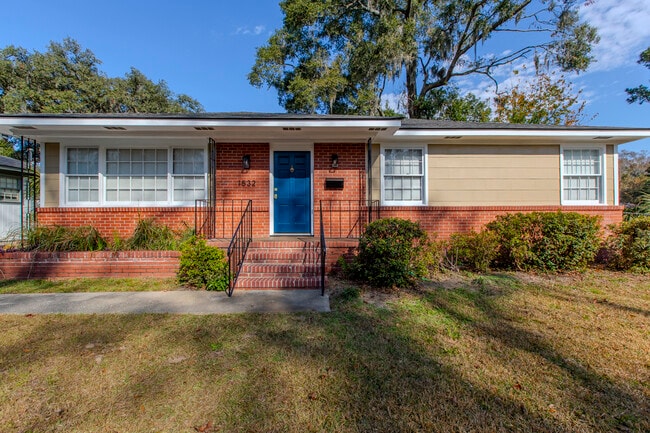 Photo - 1532 E 53rd St