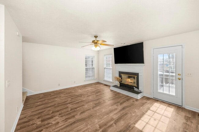 Photo - 7028 Sugarplum Rd