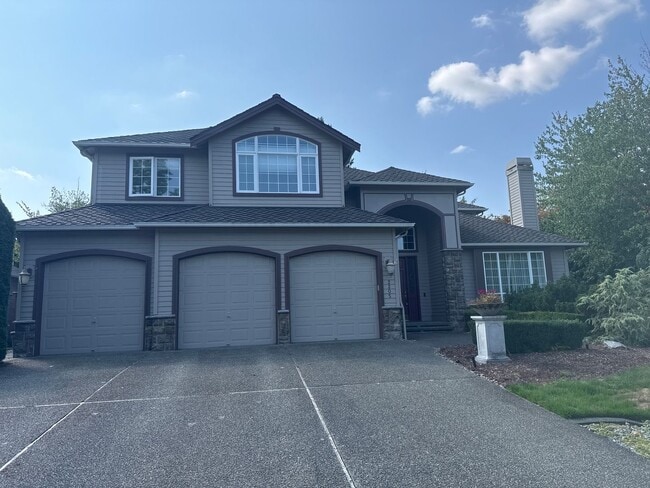 Building Photo - Exceptional 3 Bed, 2.5 bath in Sammamish w... Rental