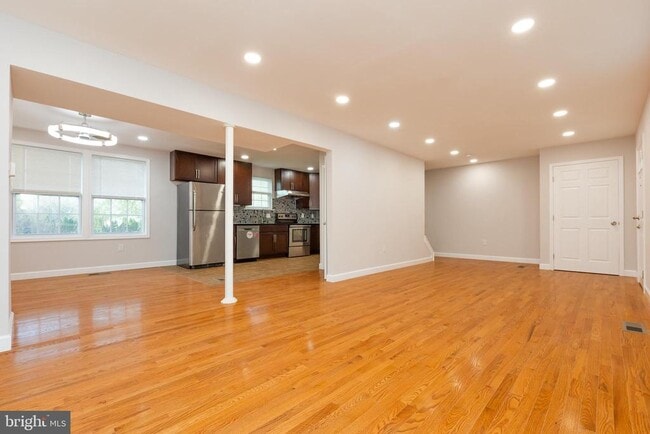 Photo - 9004 Roundleaf Way