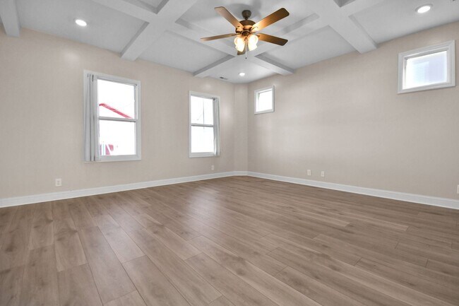 Photo - Pet Friendly Three Bedroom!