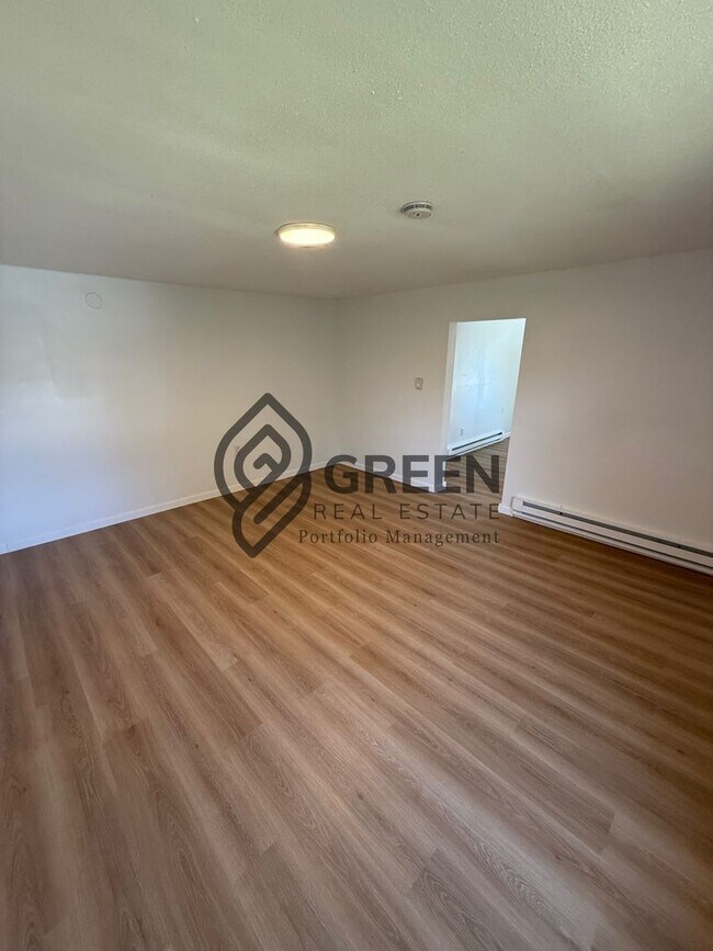 Photo - 735 N Schuyler Ave Unit 735 N Schuyler Ave  2