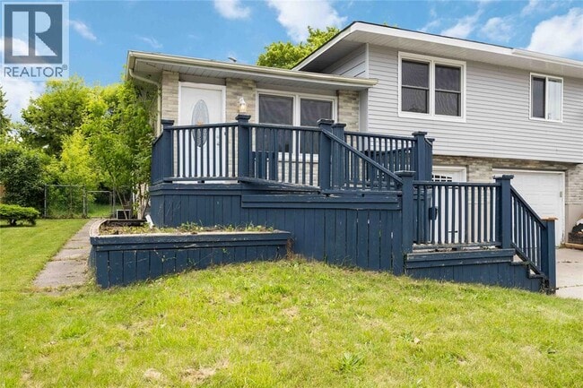 Photo - 226 Trudeau Dr
