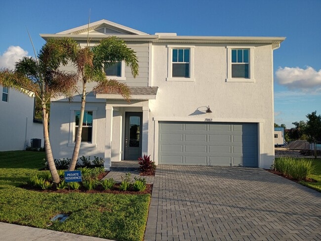 Building Photo - 7182 Claudelle St