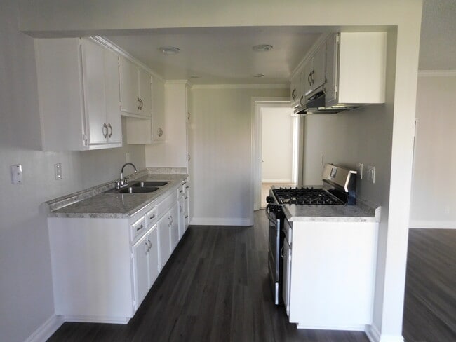 Valencia Apartments