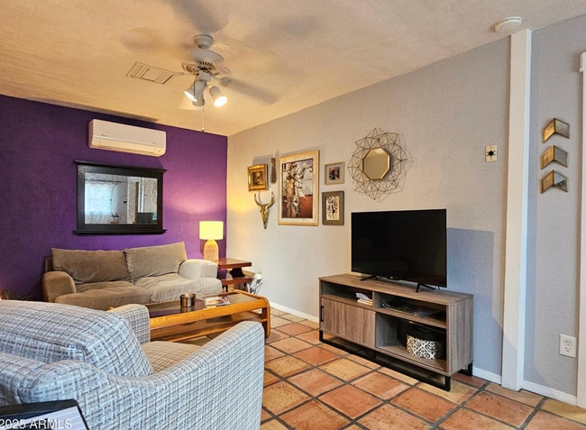 Photo - 25 Sowles Ave